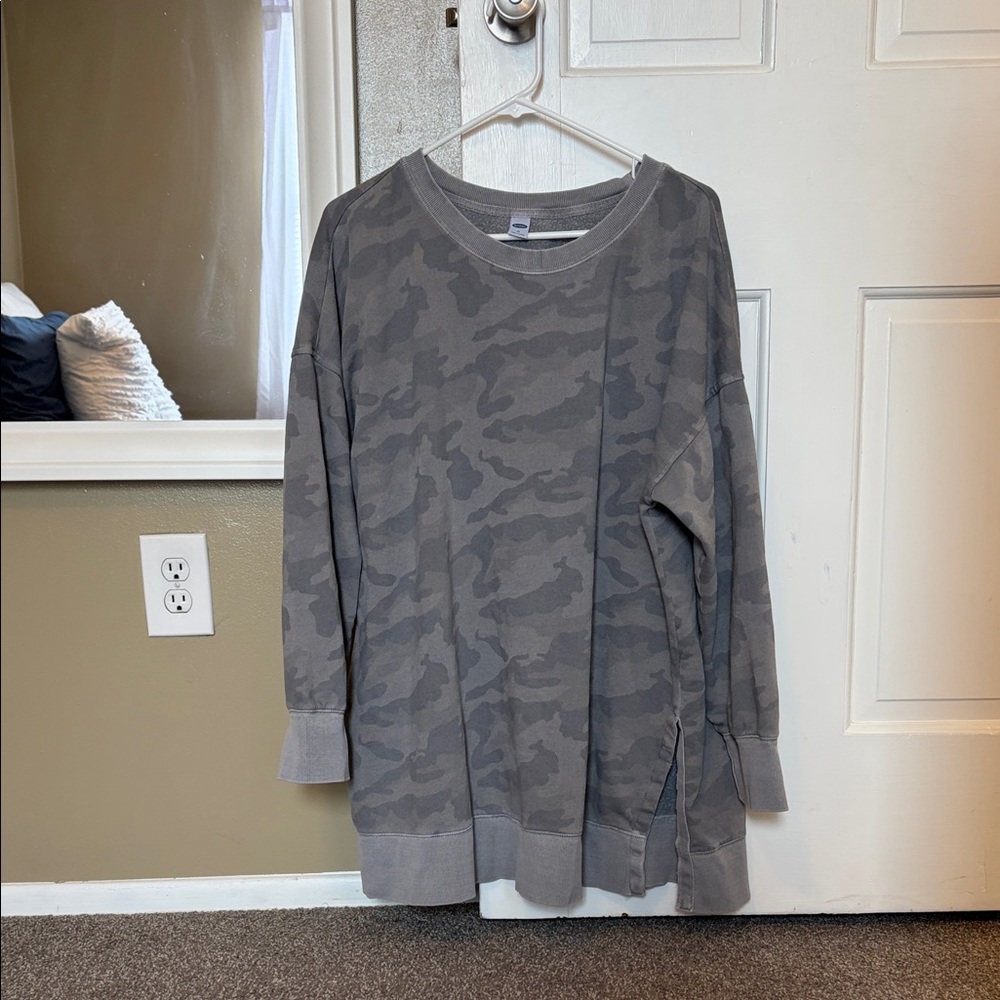 Old Navy Green/ Gray Camo Sweatshirt